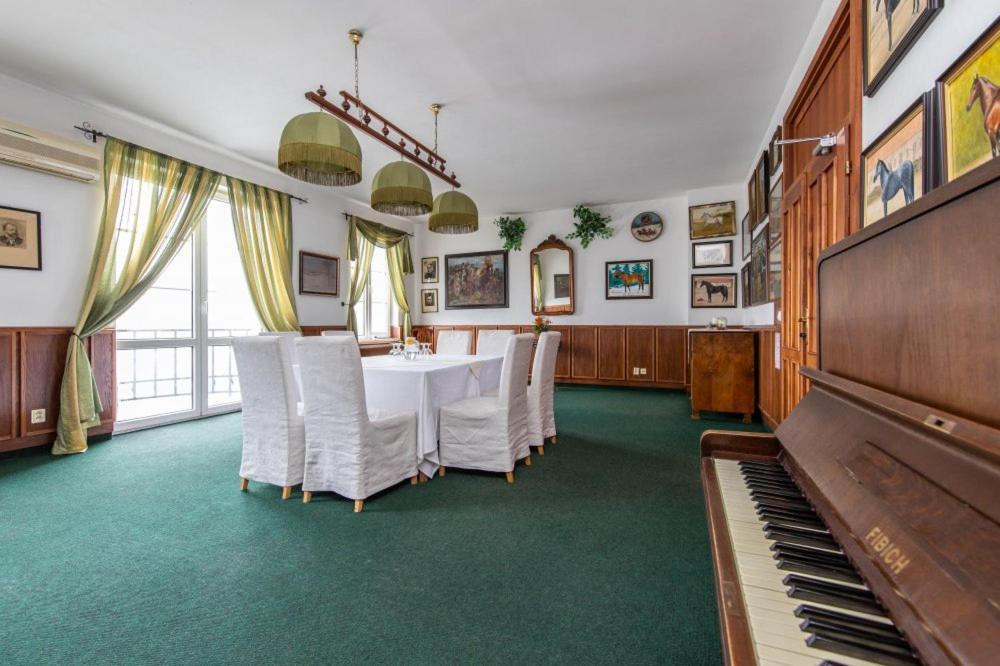 Kastiel Agatka Hotel Chorvatsky Grob Exterior foto